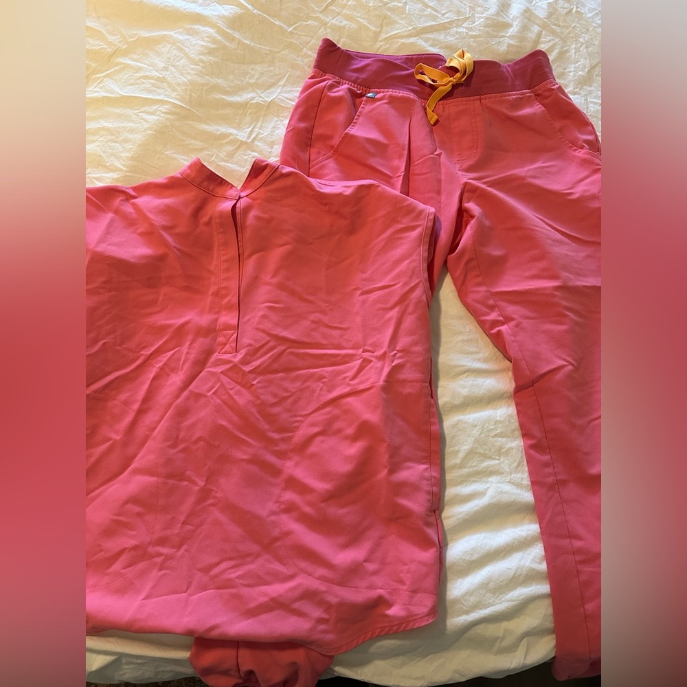 Figs scrubs top and bottom